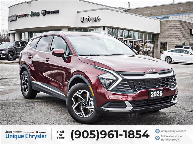 2025 Kia Sportage LX AWD| BACK UP CAMERA| HEATED SEATS| LOW KM'S| (Stk: DRD5579 ) in Burlington - Image 1 of 32