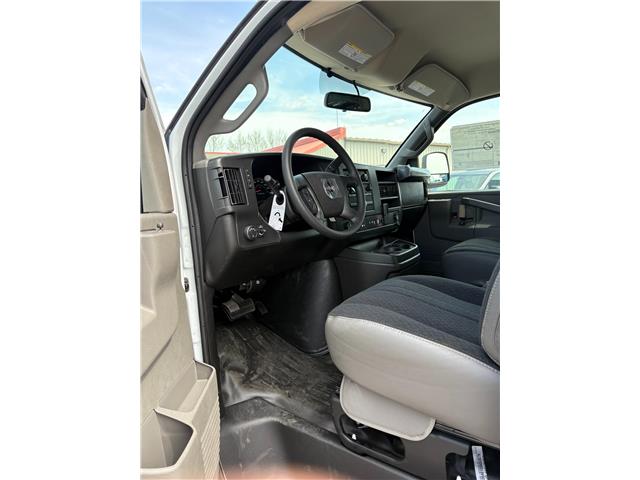 2025 GMC Savana 2500 Work Van (Stk: 55799) in Strathroy - Image 6 of 9