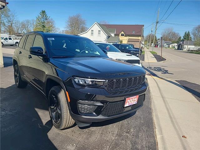 2025 Jeep Grand Cherokee Laredo Black at $63,317
