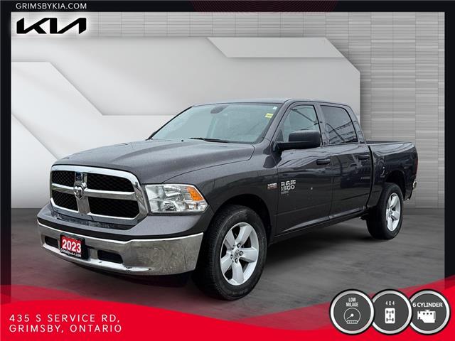 2023 RAM 1500 Classic SLT 4x4 Crew Cab 5'7 Box | Low Km | HEMI (Stk: U3053) in Grimsby - Image 1 of 17