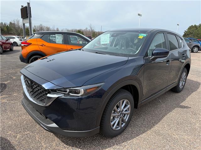 2025 Mazda CX-5 GS (Stk: 225-112) in Pembroke - Image 1 of 1