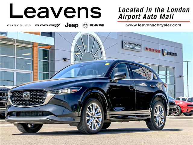 2022 Mazda CX-5 Signature (Stk: 15-U0947) in London - Image 1 of 31