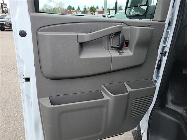 2025 GMC Savana 2500 Work Van (Stk: 1194518) in Newmarket - Image 10 of 20