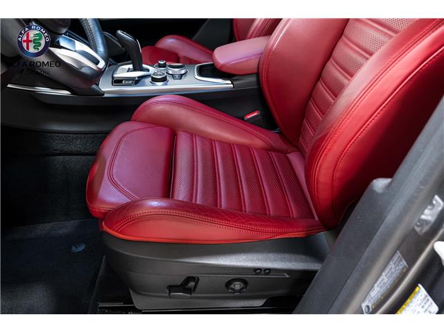 2022 Alfa Romeo Stelvio ti (Stk: AR0642A) in Calgary - Image 18 of 34 2022 Alfa Romeo Stelvio ti (Stk: AR0642A) in Calgary - Image 18 of 34