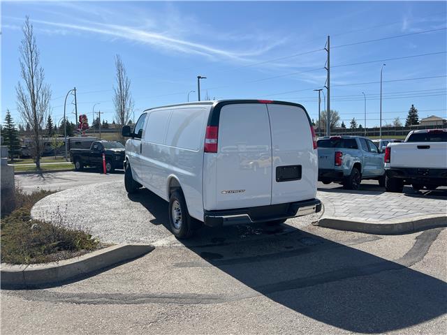 2025 Chevrolet Express 2500 Work Van photo 3
