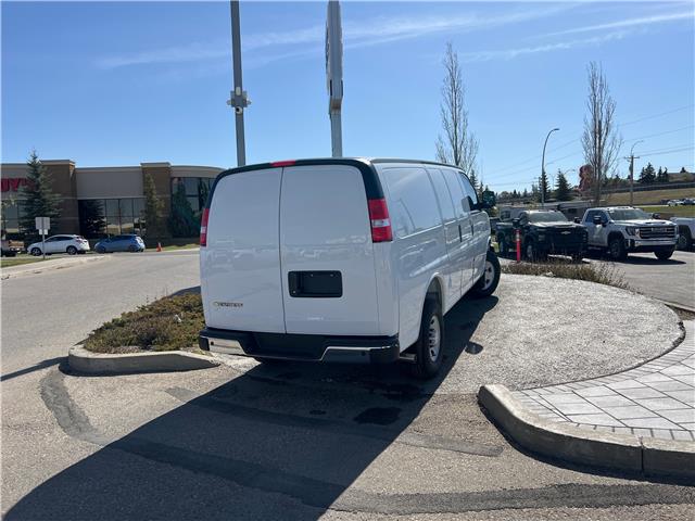 2025 Chevrolet Express 2500 Work Van (Stk: S1180384) in Calgary - Image 6 of 19