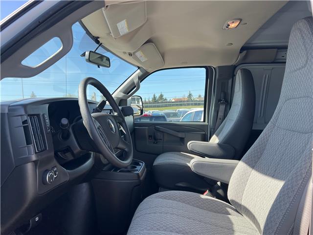 2025 Chevrolet Express 2500 Work Van (Stk: S1180384) in Calgary - Image 12 of 19