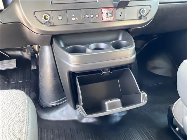 2025 Chevrolet Express 2500 Work Van (Stk: S1180384) in Calgary - Image 16 of 19