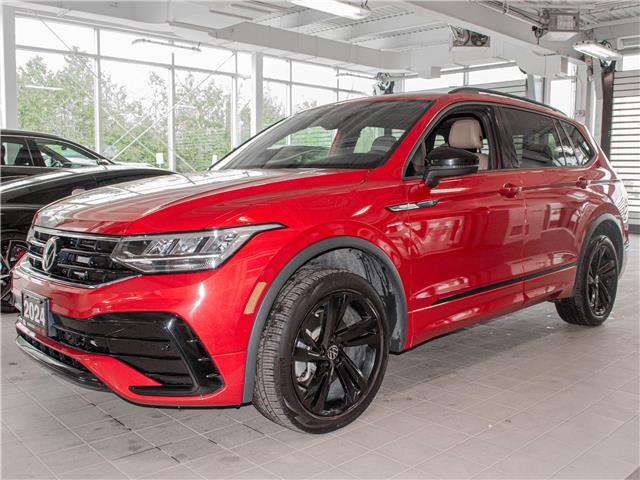 2024 Volkswagen Tiguan Comfortline R-Line Black Edition (Stk: 25953A) in Kingston - Image 1 of 17