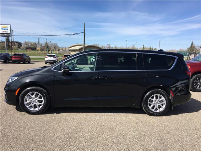 2023 Chrysler Pacifica Touring-L (Stk: WI2022) in Pincher Creek - Image 1 of 17