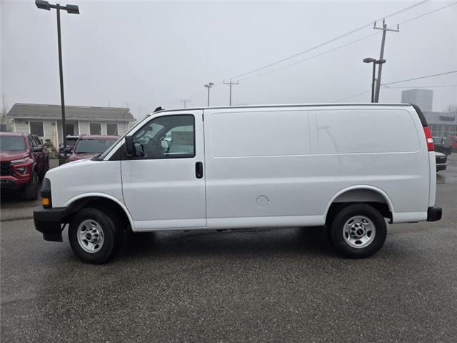 2025 GMC Savana 2500 Work Van (Stk: T40391) in Cobourg - Image 3 of 12