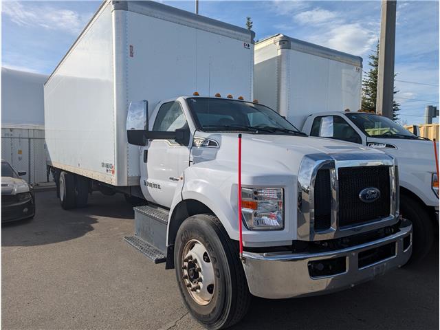 2022 Ford F750 REG CAB (Stk: 19185) in Calgary - Image 1 of 20