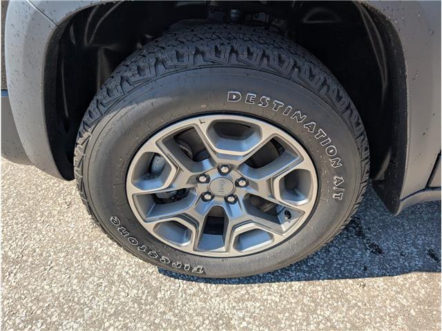 2022 Jeep Cherokee Trailhawk (Stk: B1775) in Sarnia - Image 10 of 28