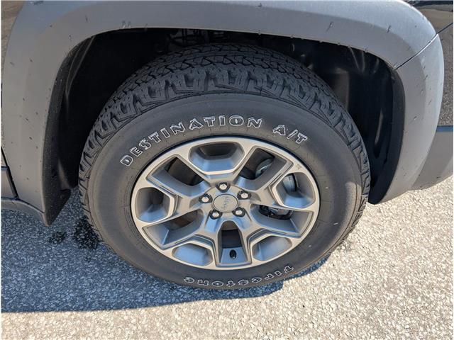 2022 Jeep Cherokee Trailhawk (Stk: B1775) in Sarnia - Image 11 of 28