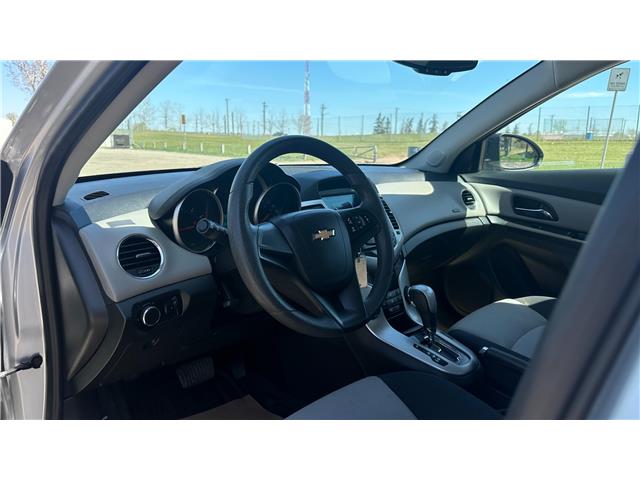 2016 Chevrolet Cruze Limited 2LS (Stk: 180057) in Calgary - Image 2 of 26