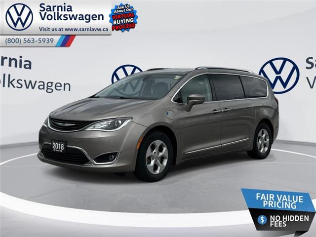 2018 Chrysler Pacifica Hybrid Touring-L (Stk: SVW1242) in Sarnia - Image 1 of 25