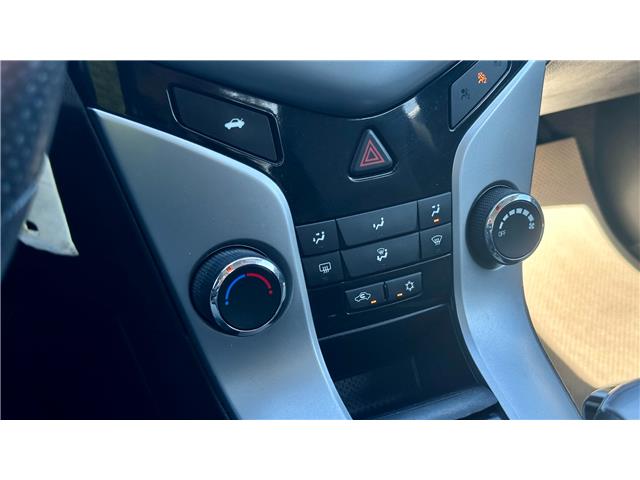 2016 Chevrolet Cruze Limited 2LS (Stk: 180057) in Calgary - Image 16 of 26