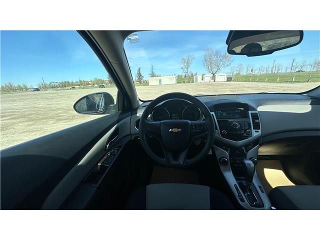 2016 Chevrolet Cruze Limited 2LS (Stk: 180057) in Calgary - Image 14 of 26