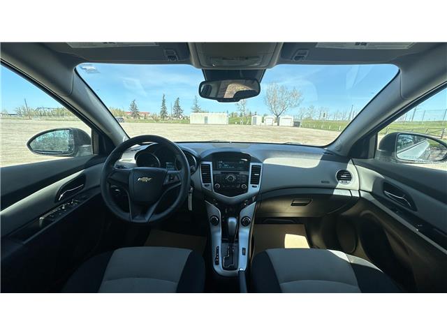 2016 Chevrolet Cruze Limited 2LS (Stk: 180057) in Calgary - Image 17 of 26