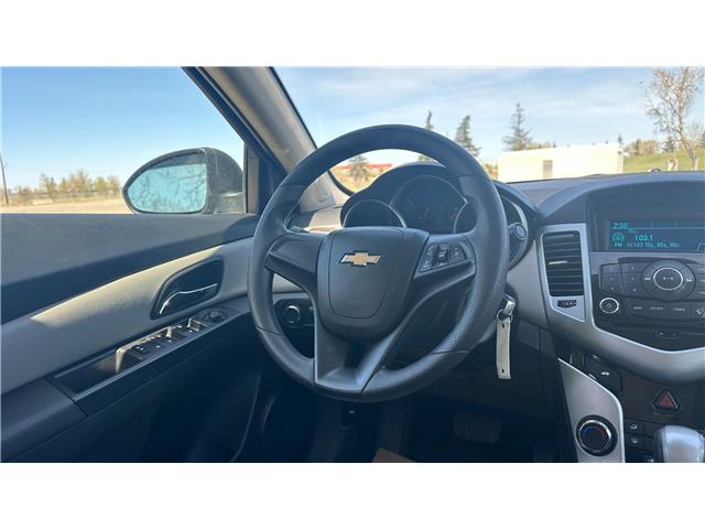 2016 Chevrolet Cruze Limited 2LS (Stk: 180057) in Calgary - Image 11 of 26