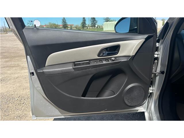 2016 Chevrolet Cruze Limited 2LS (Stk: 180057) in Calgary - Image 23 of 26