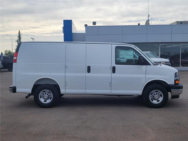 2025 Chevrolet Express 2500 Work Van (Stk: N250149) in Stony Plain - Image 14 of 36