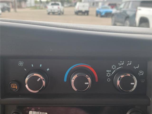 2025 Chevrolet Express 2500 Work Van (Stk: N250148) in Stony Plain - Image 24 of 36