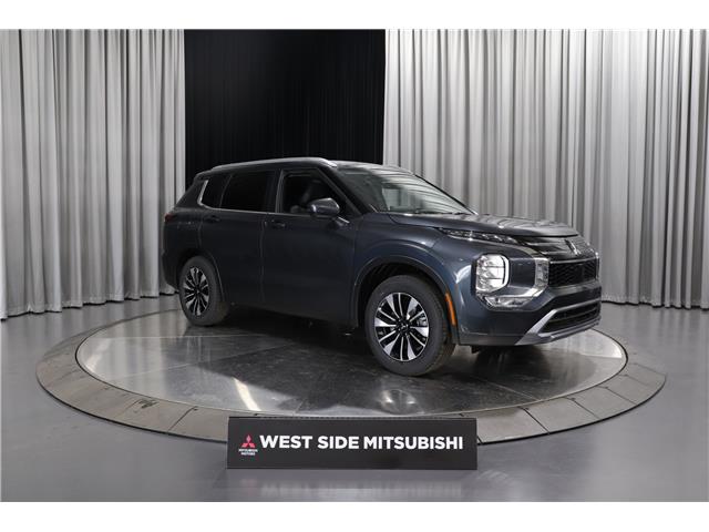 2025 Mitsubishi Outlander LE (Stk: T25463) in Edmonton - Image 1 of 32
