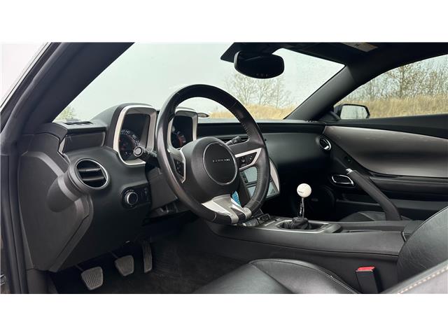 2010 Chevrolet Camaro SS (Stk: 30980) in Calgary - Image 11 of 29 2010 Chevrolet Camaro SS (Stk: 30980) in Calgary - Image 11 of 29