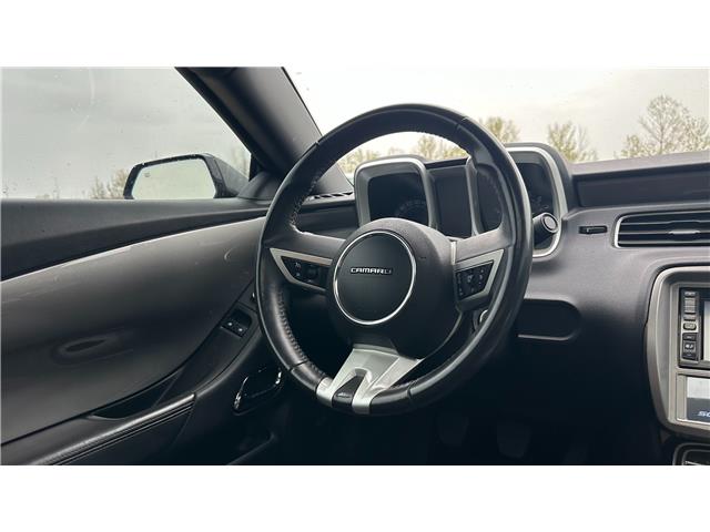 2010 Chevrolet Camaro SS (Stk: 30980) in Calgary - Image 14 of 29 2010 Chevrolet Camaro SS (Stk: 30980) in Calgary - Image 14 of 29