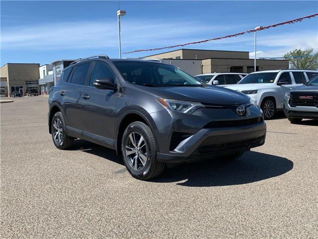2018 Toyota RAV4 LE (Stk: 350054) in Medicine Hat - Image 1 of 26