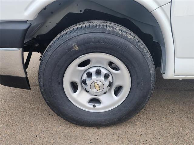 2025 Chevrolet Express 2500 Work Van (Stk: N250146) in Stony Plain - Image 4 of 36
