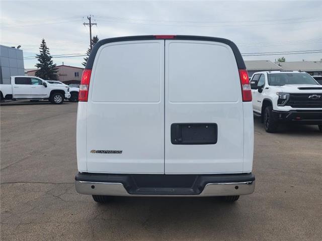 2025 Chevrolet Express 2500 Work Van (Stk: N250146) in Stony Plain - Image 9 of 36