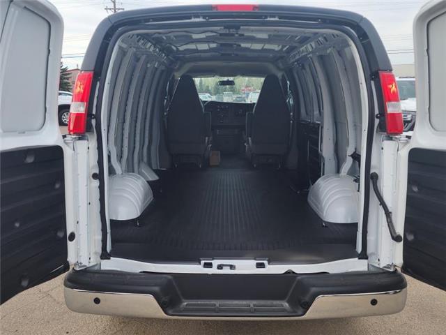 2025 Chevrolet Express 2500 Work Van (Stk: N250146) in Stony Plain - Image 12 of 36