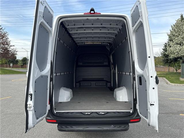 2024 Mercedes-Benz Sprinter 3500 High Roof 4-Cyl Diesel (Stk: ATNP2993) in Vaughan - Image 21 of 39