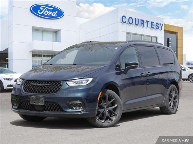 2022 Chrysler Pacifica Touring L (Stk: 08343A) in London - Image 1 of 26