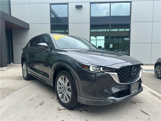 2022 Mazda CX-5 Signature (Stk: 35842) in East York - Image 1 of 21