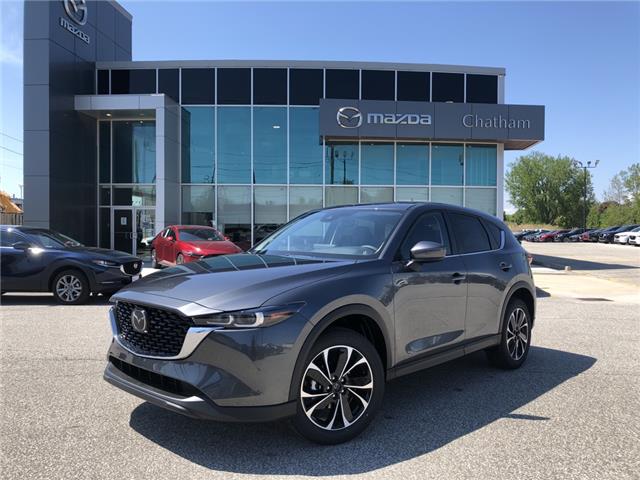 2025 Mazda CX-5 GS (Stk: CMGN00183) in Chatham - Image 1 of 21