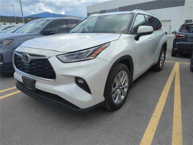 2022 Toyota Highlander Limited in Cranbrook - Image 1 of 2
