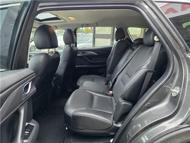 2018 Mazda CX-9 GS-L in Waterloo - Image 12 of 19 2018 Mazda CX-9 GS-L in Waterloo - Image 12 of 19