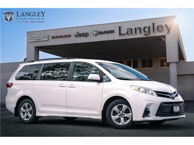 2018 Toyota Sienna LE 8-Passenger (Stk: LC2552) in Surrey - Image 1 of 18