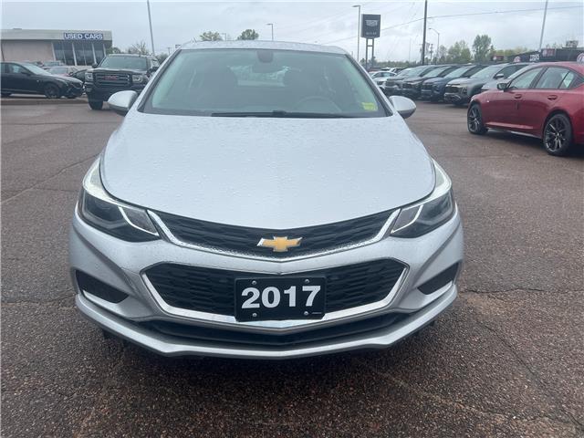 2017 Chevrolet Cruze Hatch LT Auto (Stk: 25-353-1) in Pembroke - Image 2 of 17