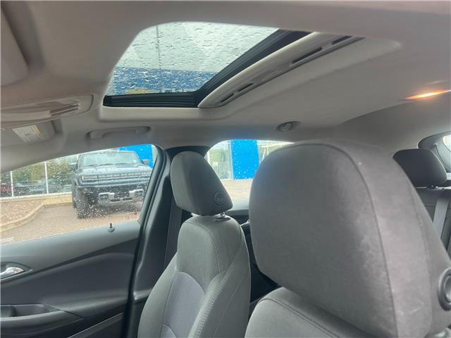 2017 Chevrolet Cruze Hatch LT Auto (Stk: 25-353-1) in Pembroke - Image 13 of 17