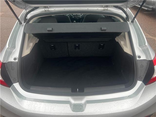 2017 Chevrolet Cruze Hatch LT Auto (Stk: 25-353-1) in Pembroke - Image 10 of 17
