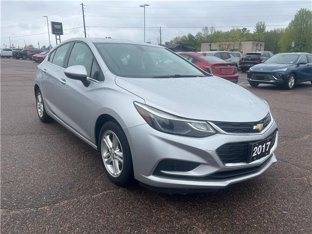 2017 Chevrolet Cruze Hatch LT Auto (Stk: 25-353-1) in Pembroke - Image 4 of 17