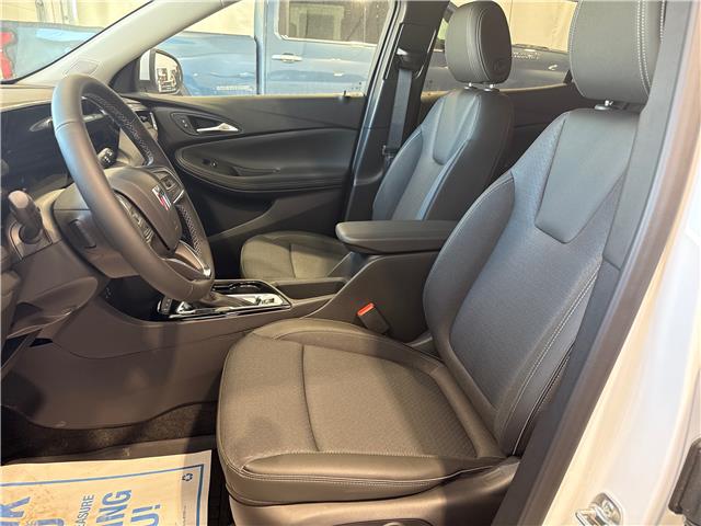 2025 Buick Encore GX Preferred (Stk: 13707) in Roblin - Image 5 of 9