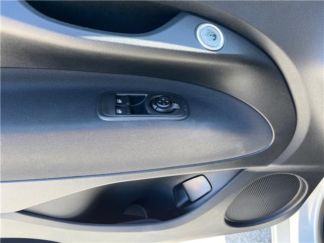 2025 Fiat 500e Base (Stk: 25-284) in Sarnia - Image 8 of 16