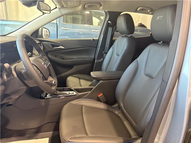 2025 Buick Encore GX Sport Touring (Stk: 13732) in Roblin - Image 6 of 11