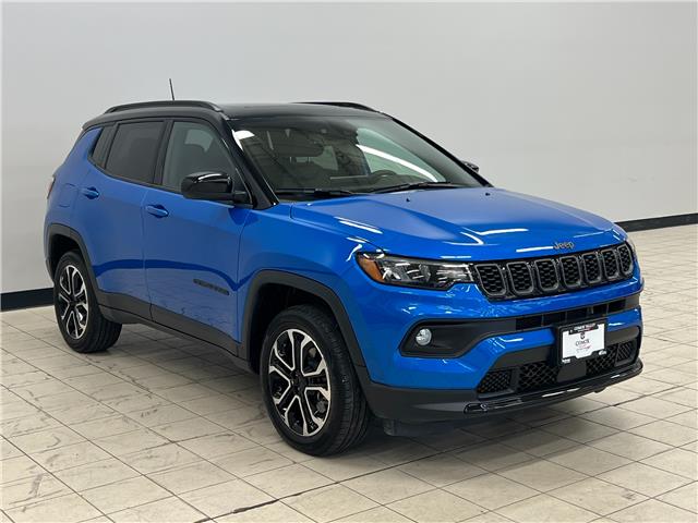 2024 Jeep Compass Altitude (Stk: T171116) in Courtenay - Image 1 of 16