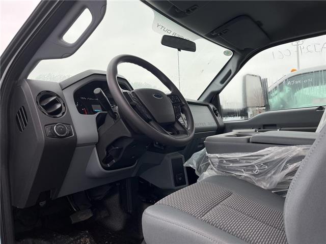 2025 Ford F-650 Diesel Base (Stk: VFF22620) in Chatham - Image 9 of 19